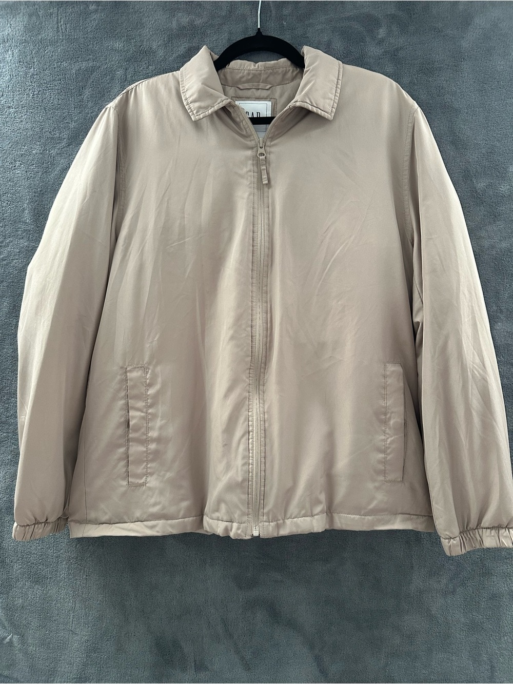 GAP Men’s Light Beige Zip-Up Windbreaker